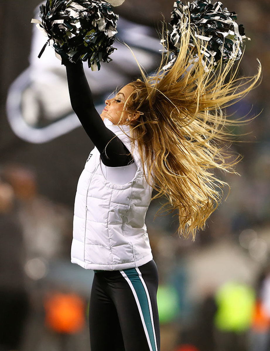 Philadelphia-Eagles-cheerleaders-502568460.jpg