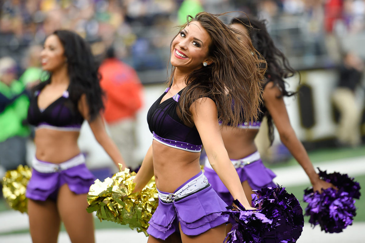 Baltimore-Ravens-cheerleaders-AP_284037777032.jpg