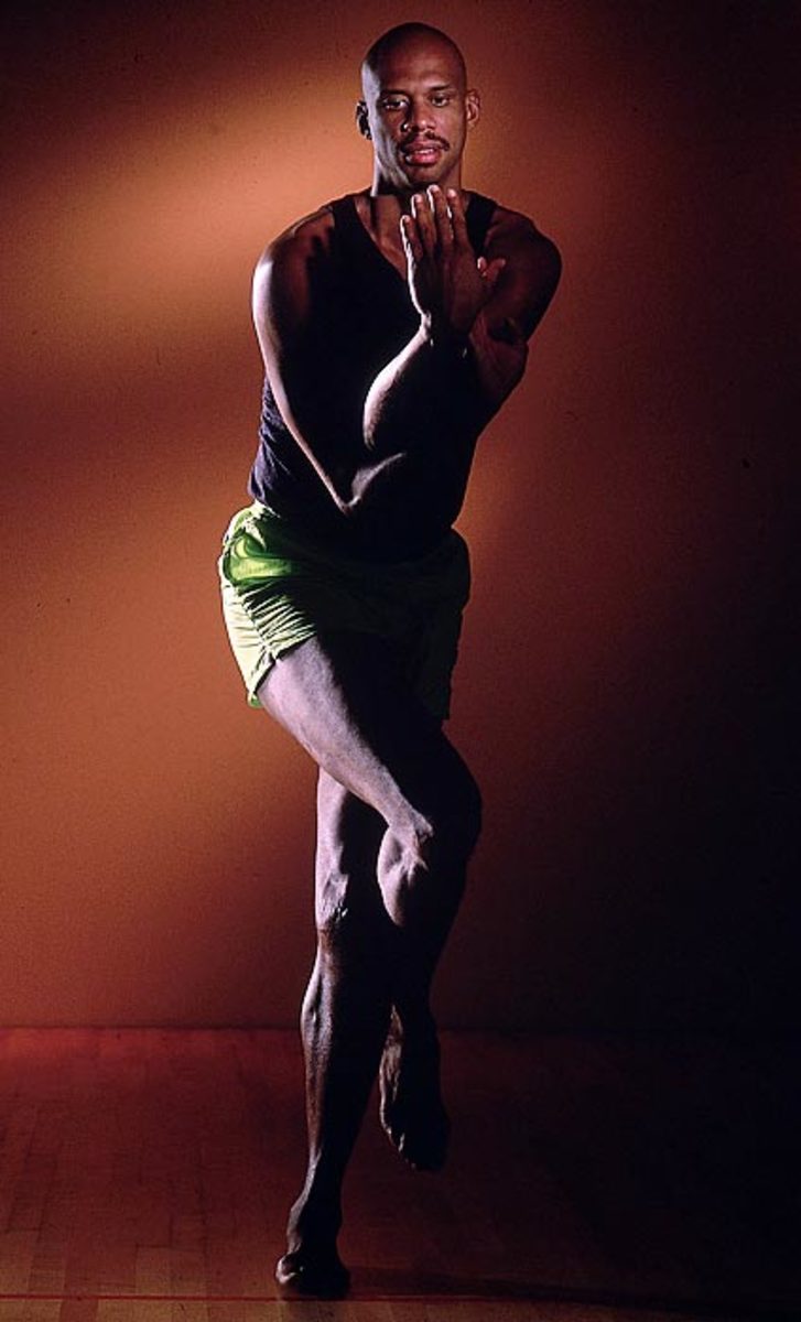 Kareem practicing yoga in 1990.