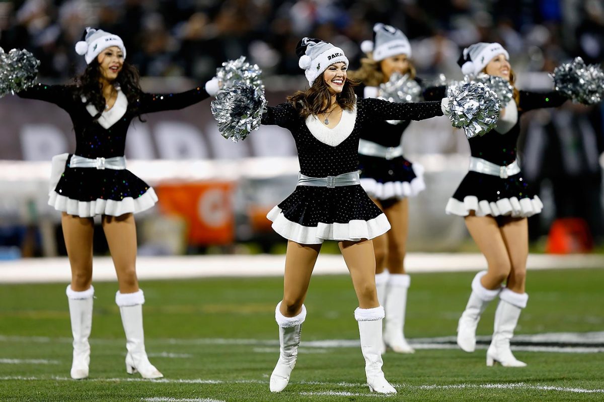 Oakland-Raiders-Raiderettes-cheerleaders-GettyImages-502629424_master.jpg