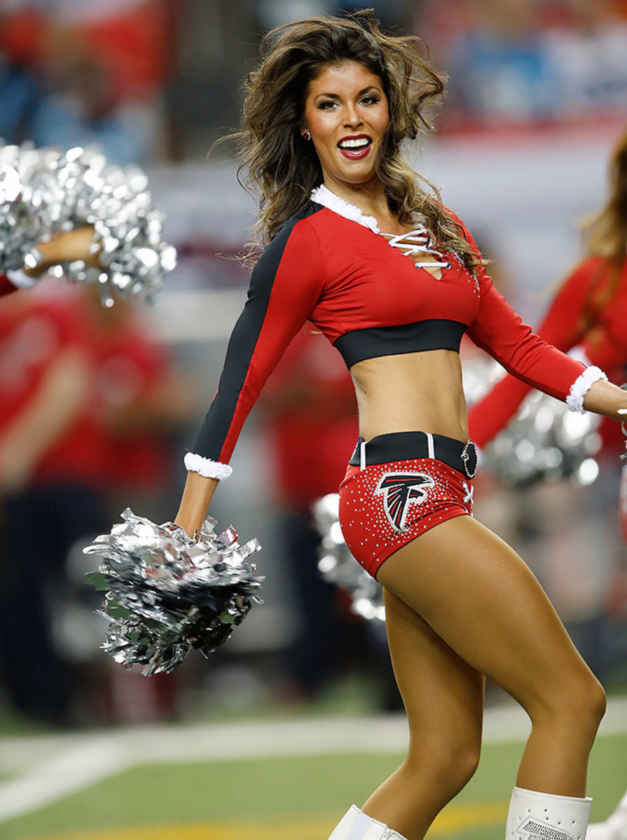 Atlanta-Falcons-cheerleaders-AP_278211926760.jpg
