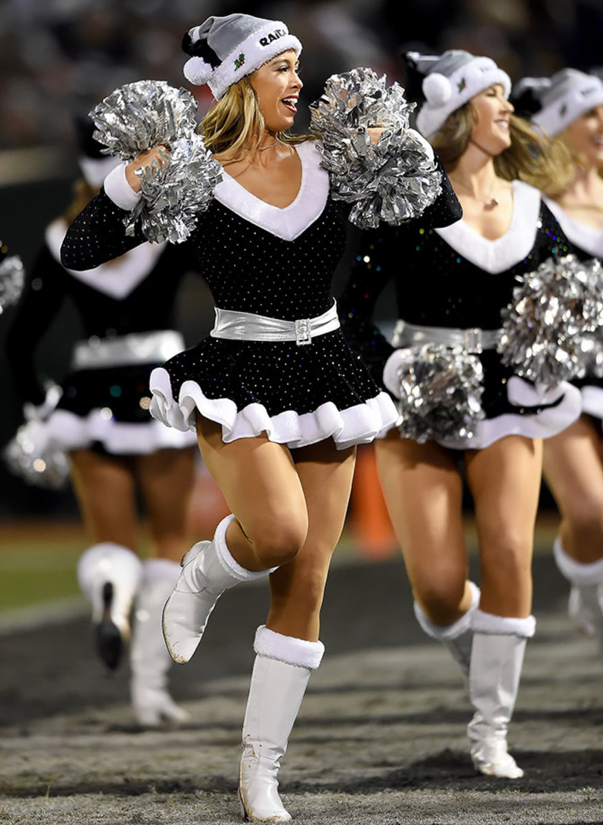 Oakland-Raiders-Raiderettes-cheerleaders-GettyImages-502465278_master.jpg