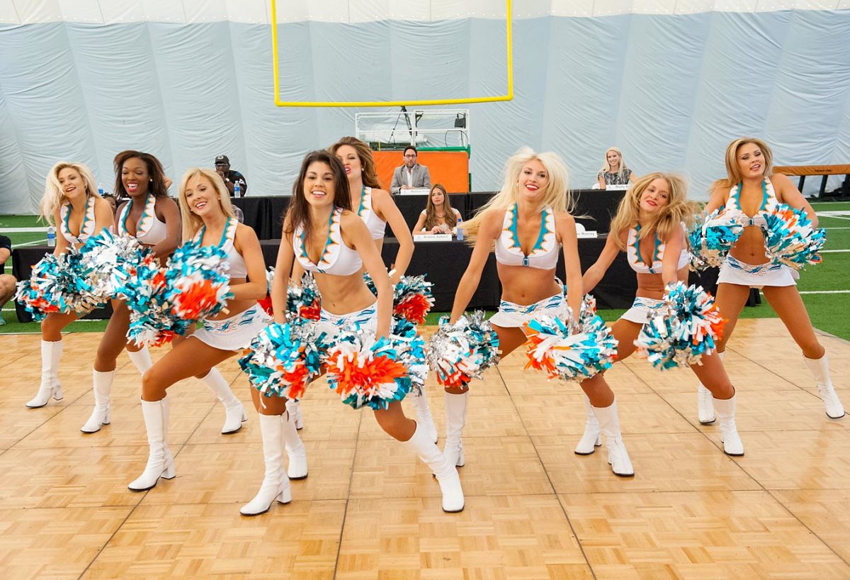 DDG1504252306_Dolphins_Cheerleaders_Au.jpg