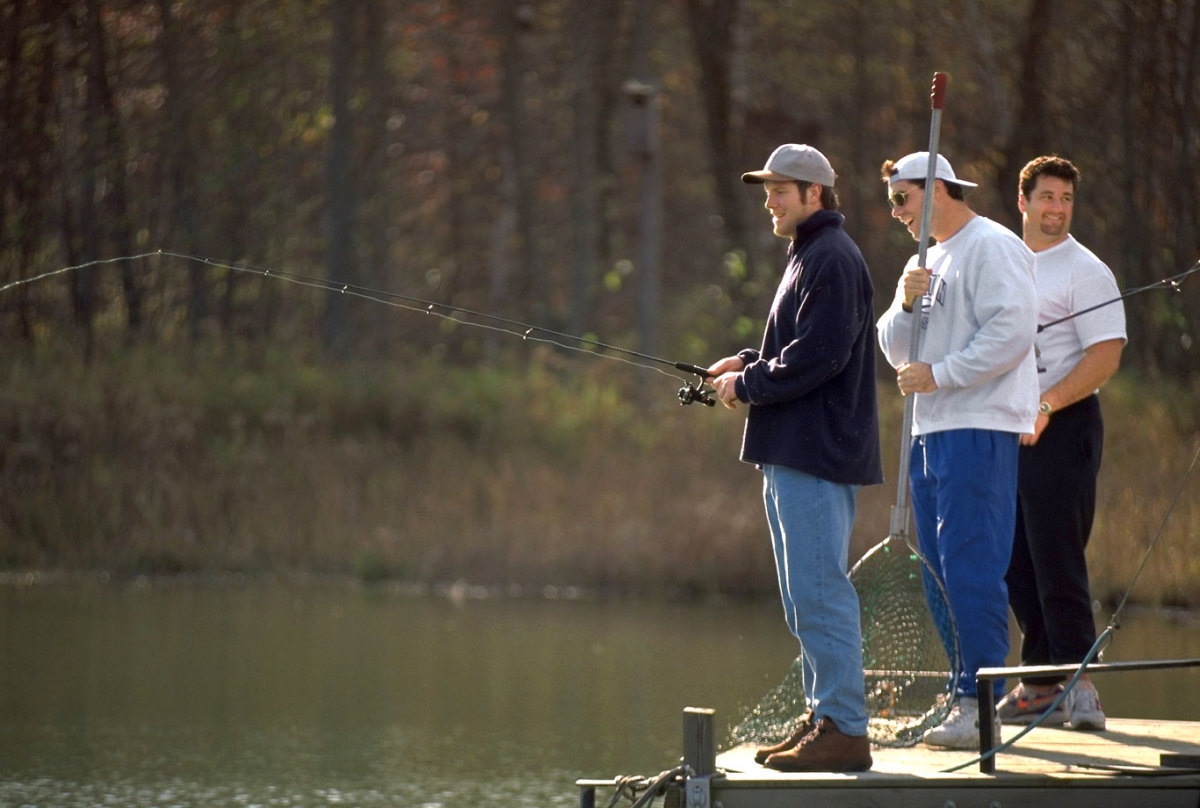 1995-1017-Brett-Favre-Mark-Chmura-Frank-Winters-fishing-05232706.jpg