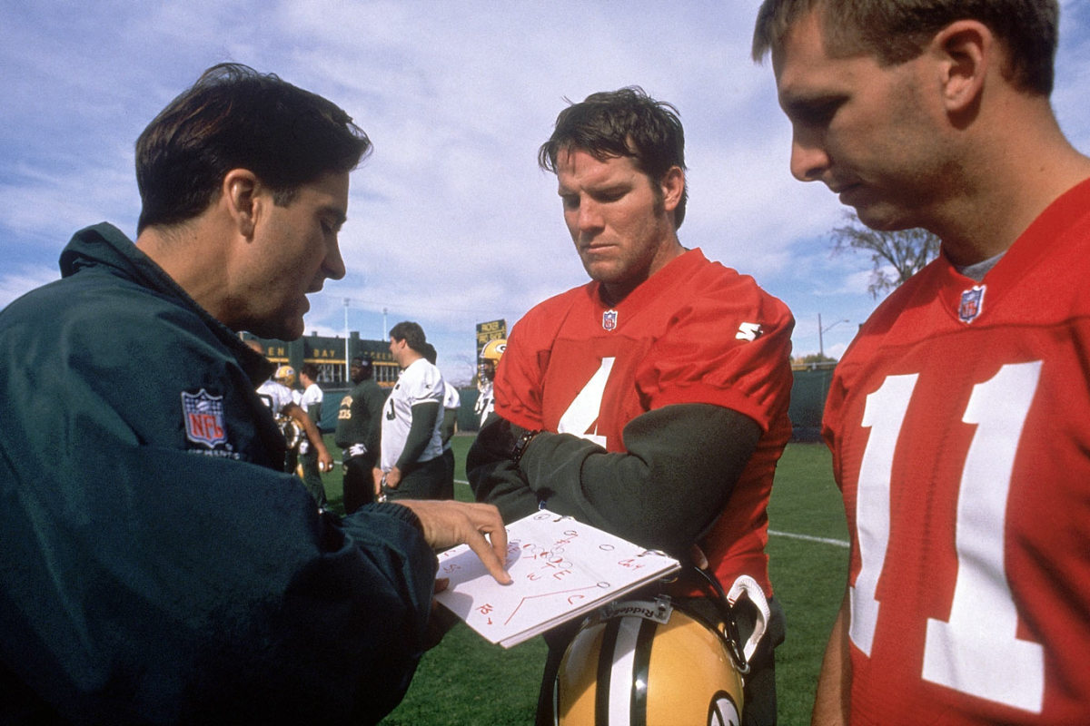 1995-1017-Brett-Favre-Steve-Mariucci-Ty-Detmer-005534951.jpg