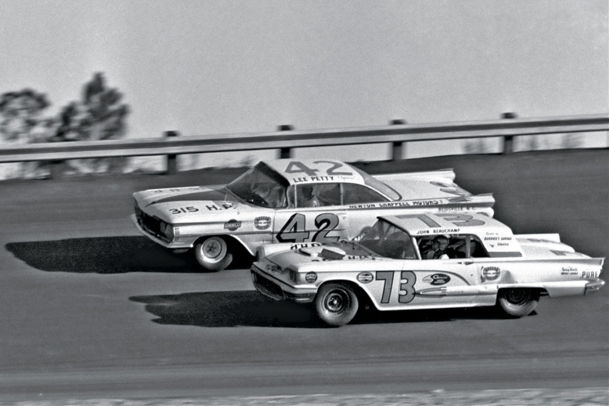 1959-Daytona-500-Lee-Petty-Johnny-Beauchamp.jpg