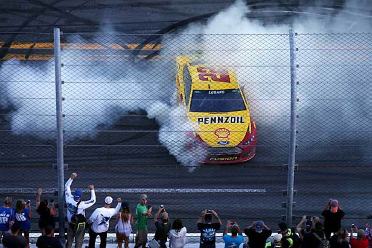 joey-logano-burnout.jpg