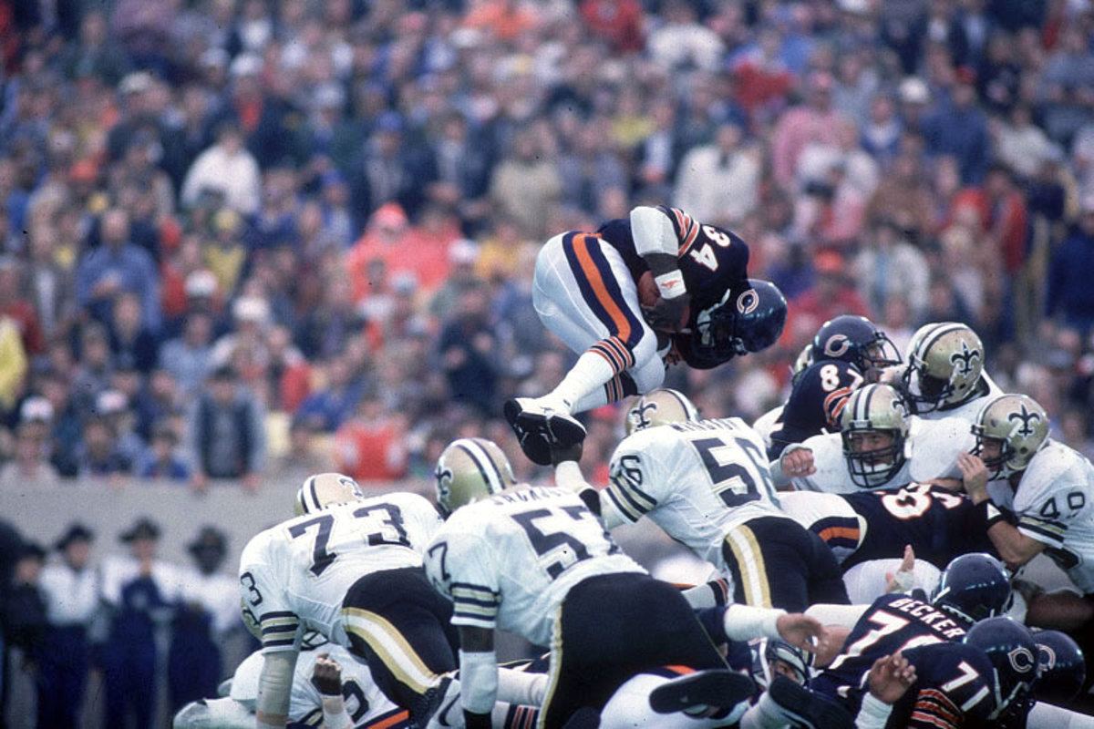 walter-payton-leap-3-ah.jpg