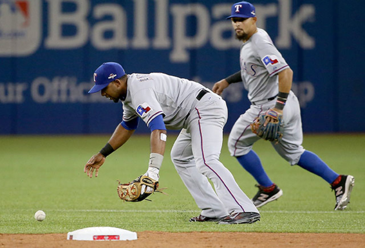 elvis-andrus-error-rangers-alds-game-5.jpg