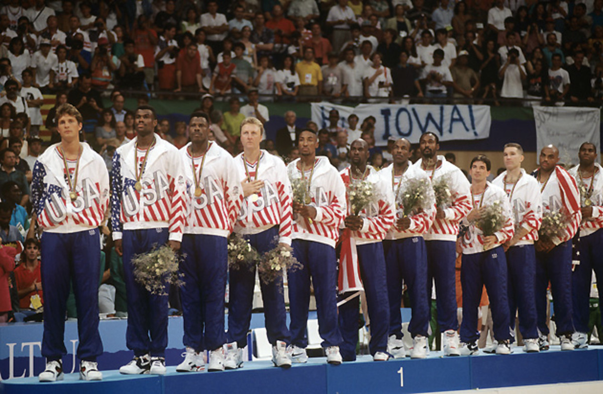 michael-jordan-1992-olympics-flag.jpg