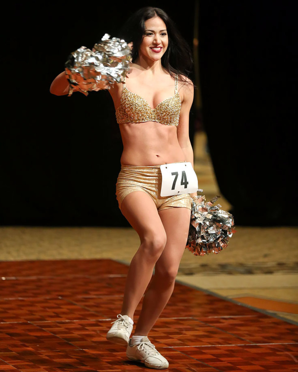 Arizona-Cardinals-Cheerleader-auditions-YDX_7207.jpg