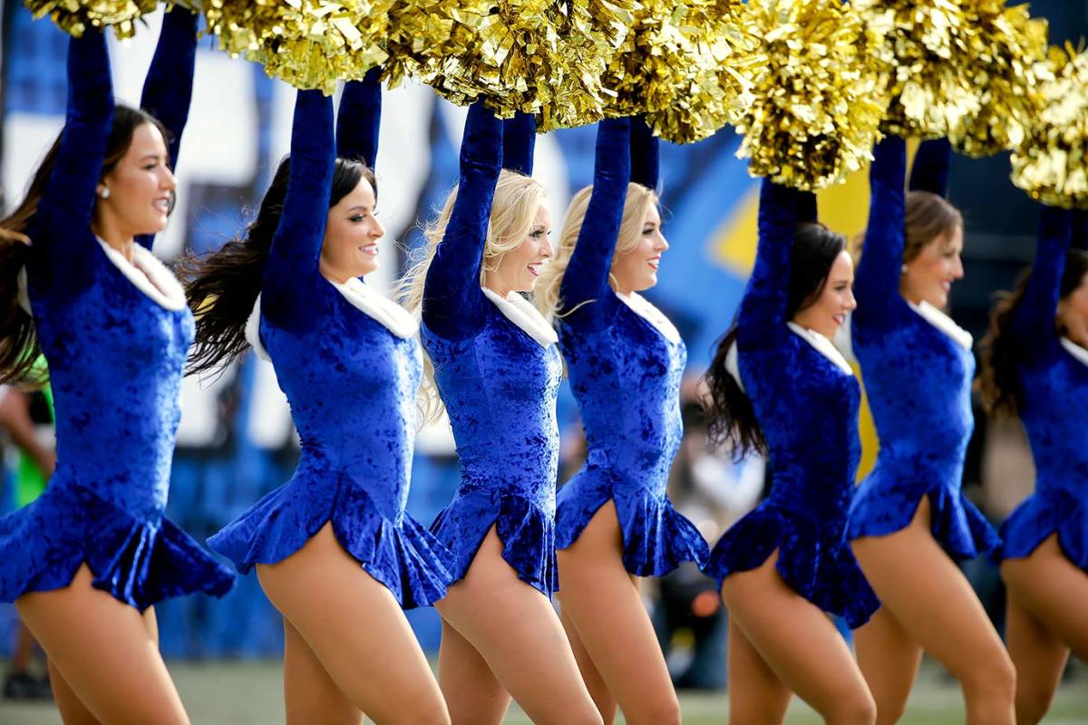 San-Diego-Charger-Girls-cheerleaders-AP_575528683945.jpg