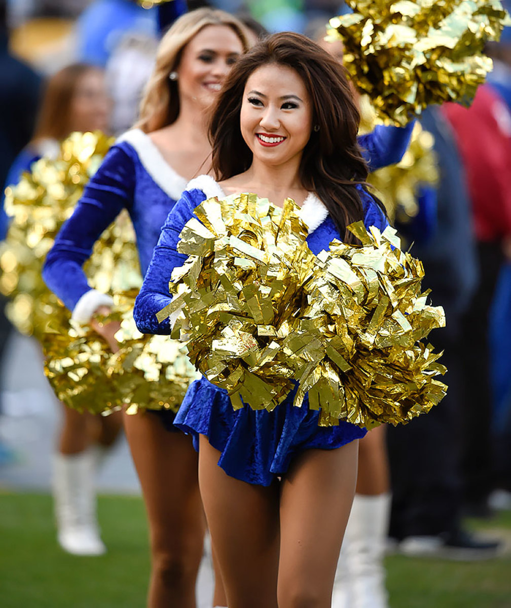 San-Diego-Charger-Girls-cheerleaders-AP_145931958476.jpg