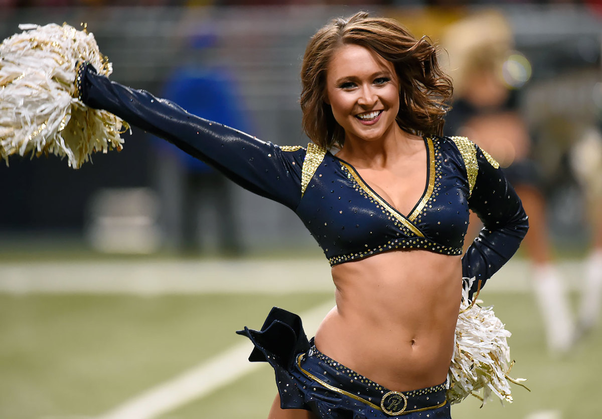St-Louis-Rams-cheerleaders-AP_641772798890.jpg