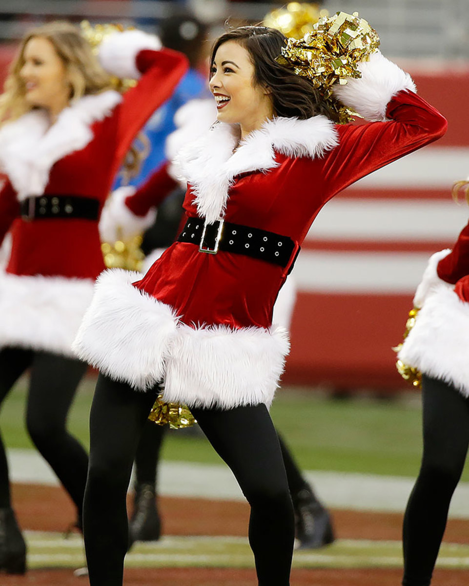 San-Francisco-49ers-Gold-Rush-cheerleaders-AP_392471423347.jpg