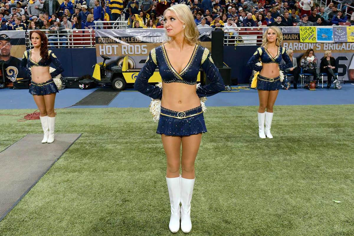 St-Louis-Rams-cheerleaders-AP_105874542550.jpg