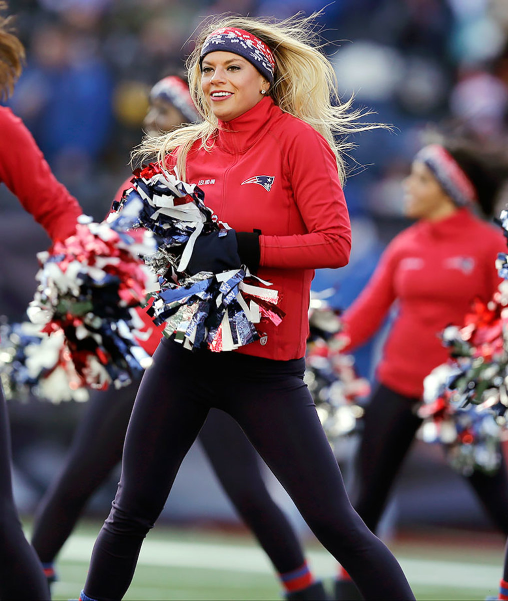 New-England-Patriots-cheerleaders-AP_403082319144.jpg