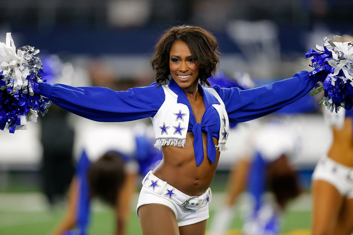 Dallas-Cowboys-cheerleaders-AP_153177969959.jpg