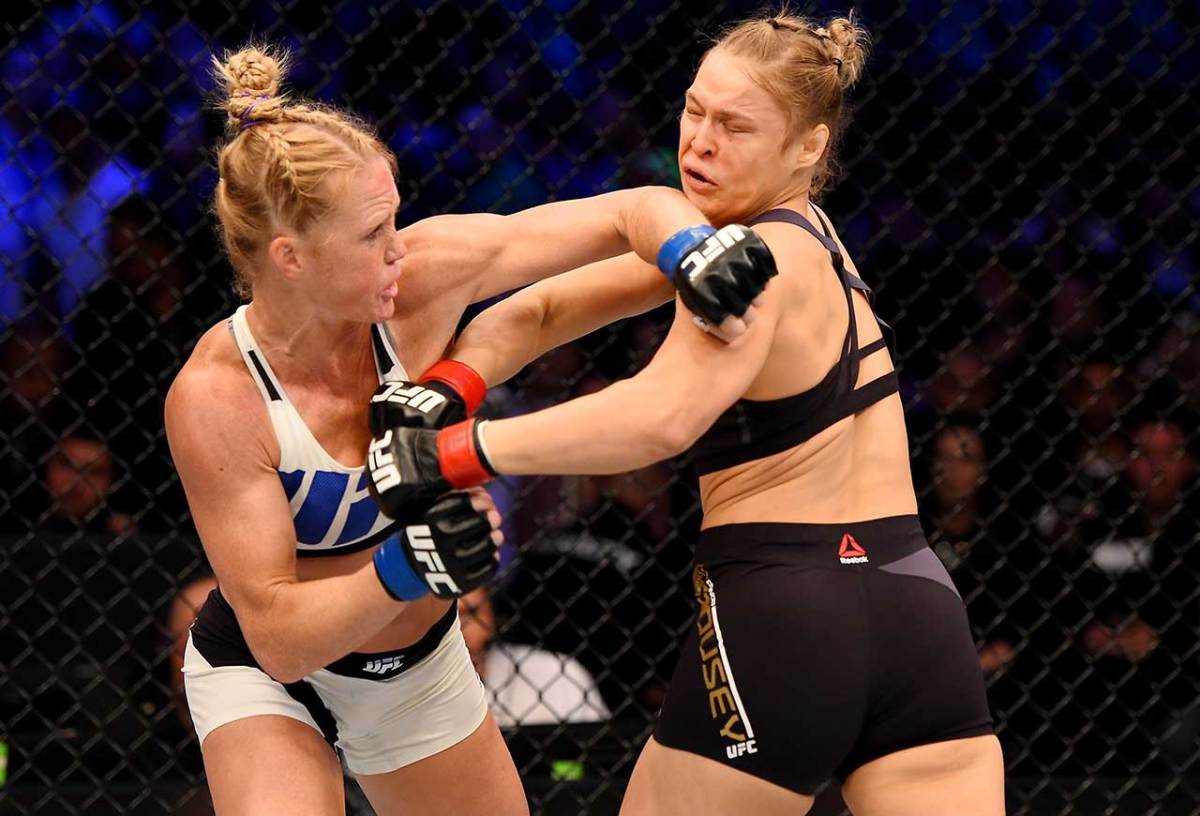 Ronda-Rousey-loses-to-Holly-Holm-3.jpg