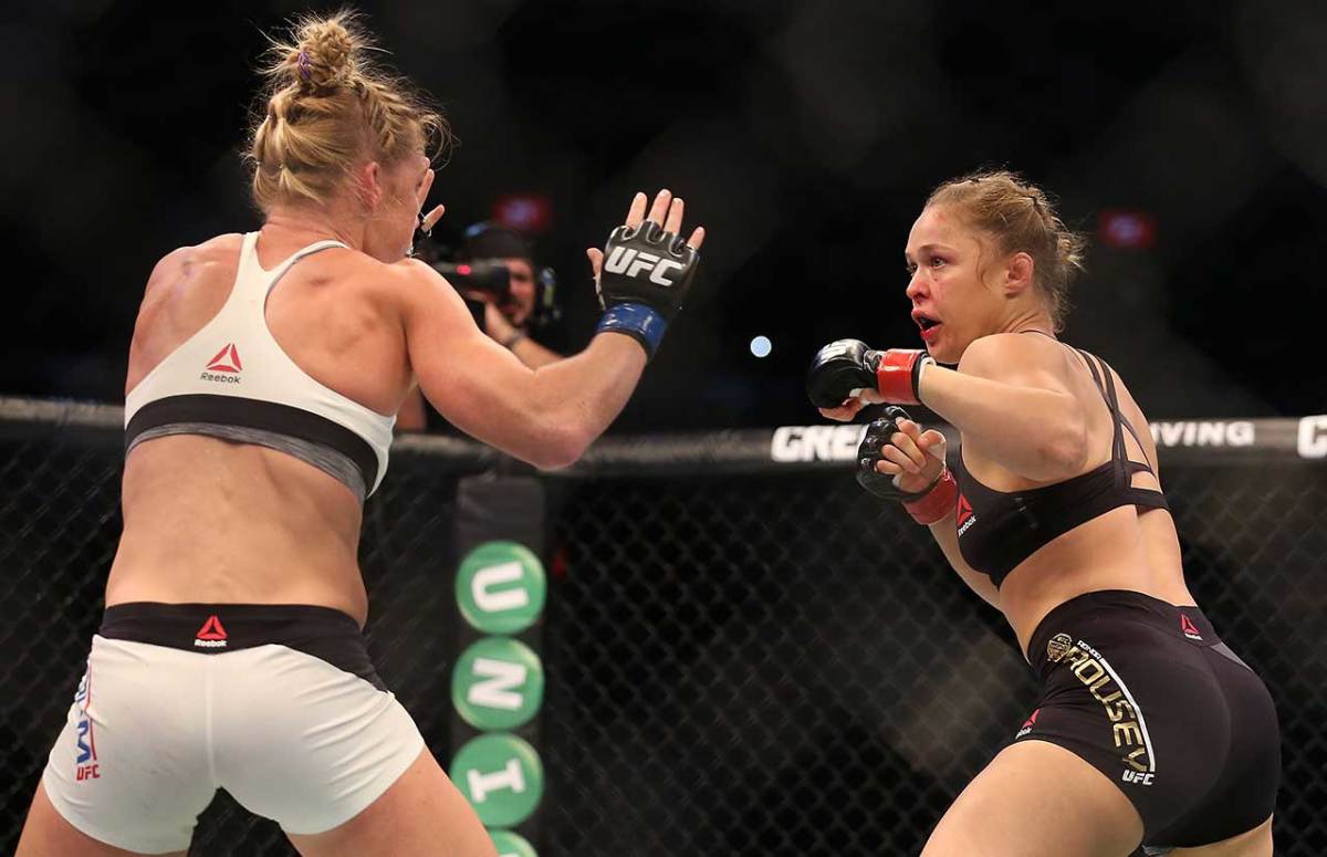 Ronda-Rousey-loses-to-Holly-Holm-4.jpg