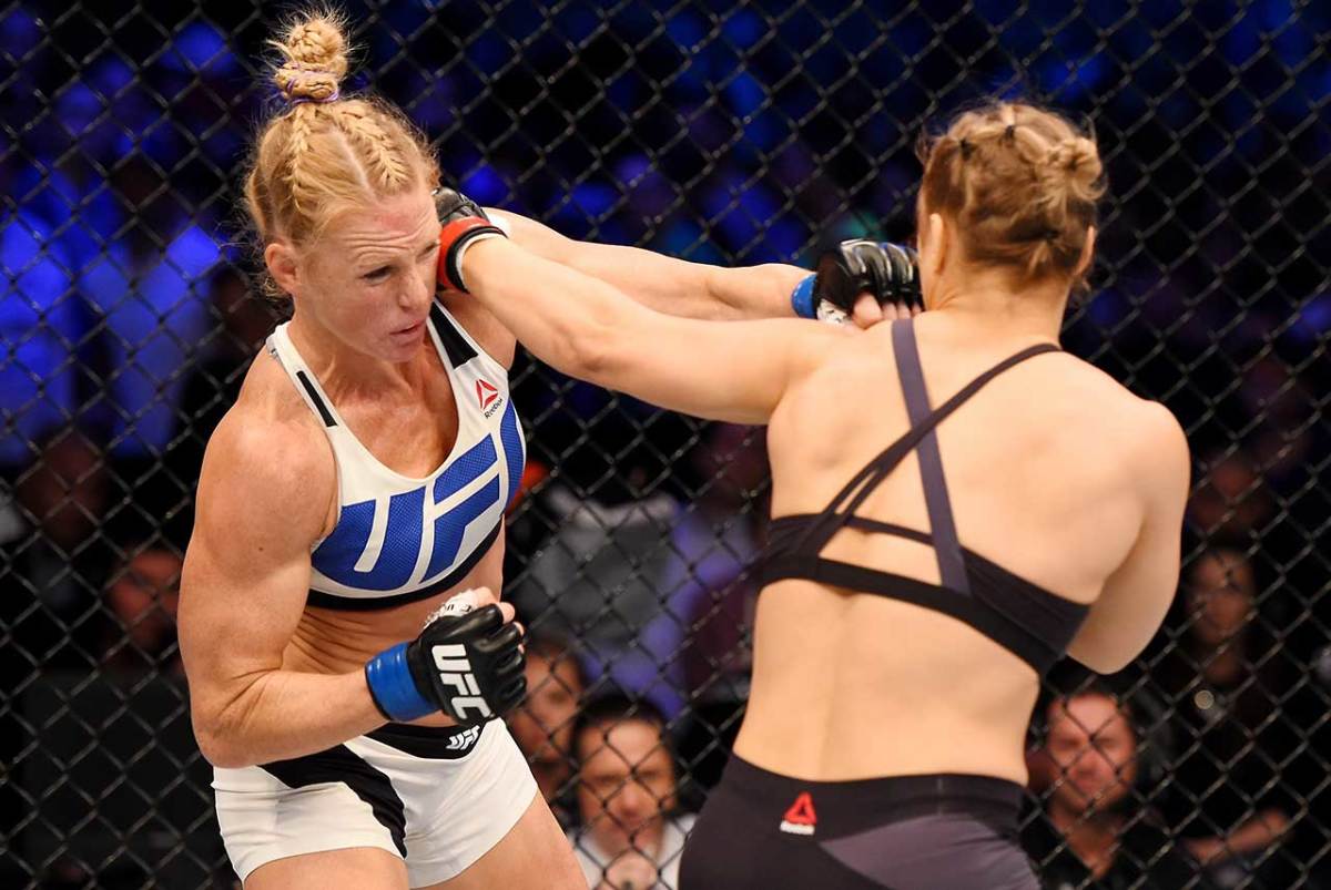 Ronda-Rousey-loses-to-Holly-Holm-6.jpg