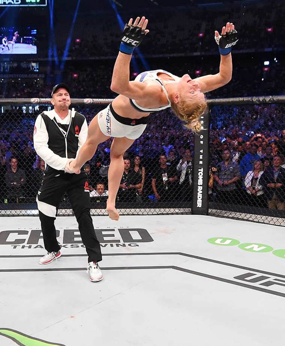 Ronda-Rousey-loses-to-Holly-Holm-19_0.jpg