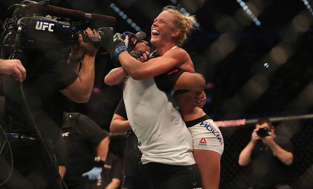 Ronda-Rousey-loses-to-Holly-Holm-14.jpg
