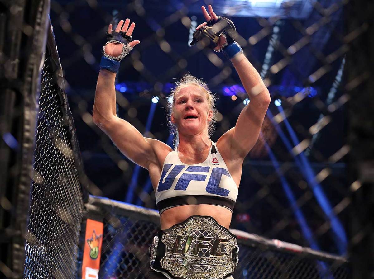 Ronda-Rousey-loses-to-Holly-Holm-12.jpg