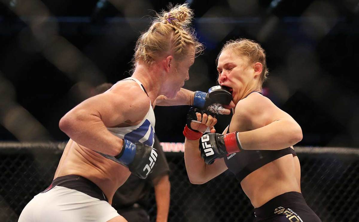 Ronda-Rousey-loses-to-Holly-Holm-5.jpg