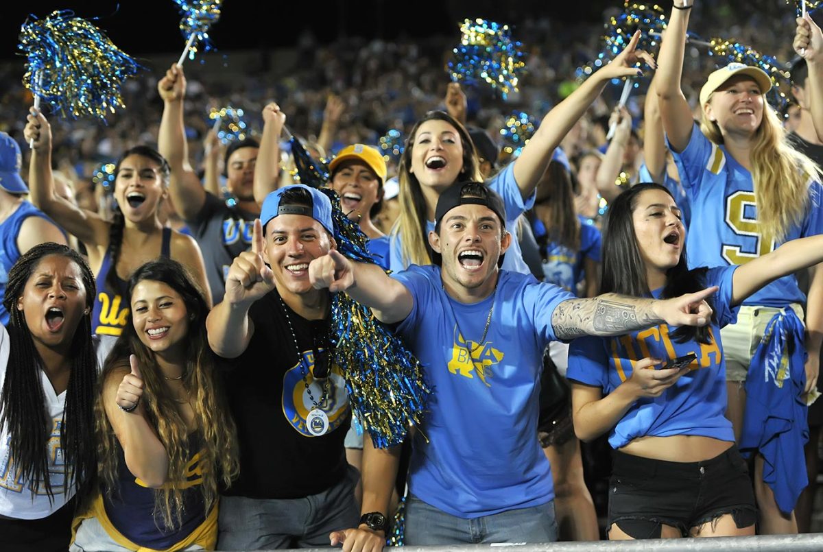 UCLA_Fans-PAY_4560-Paul_Yee.jpg