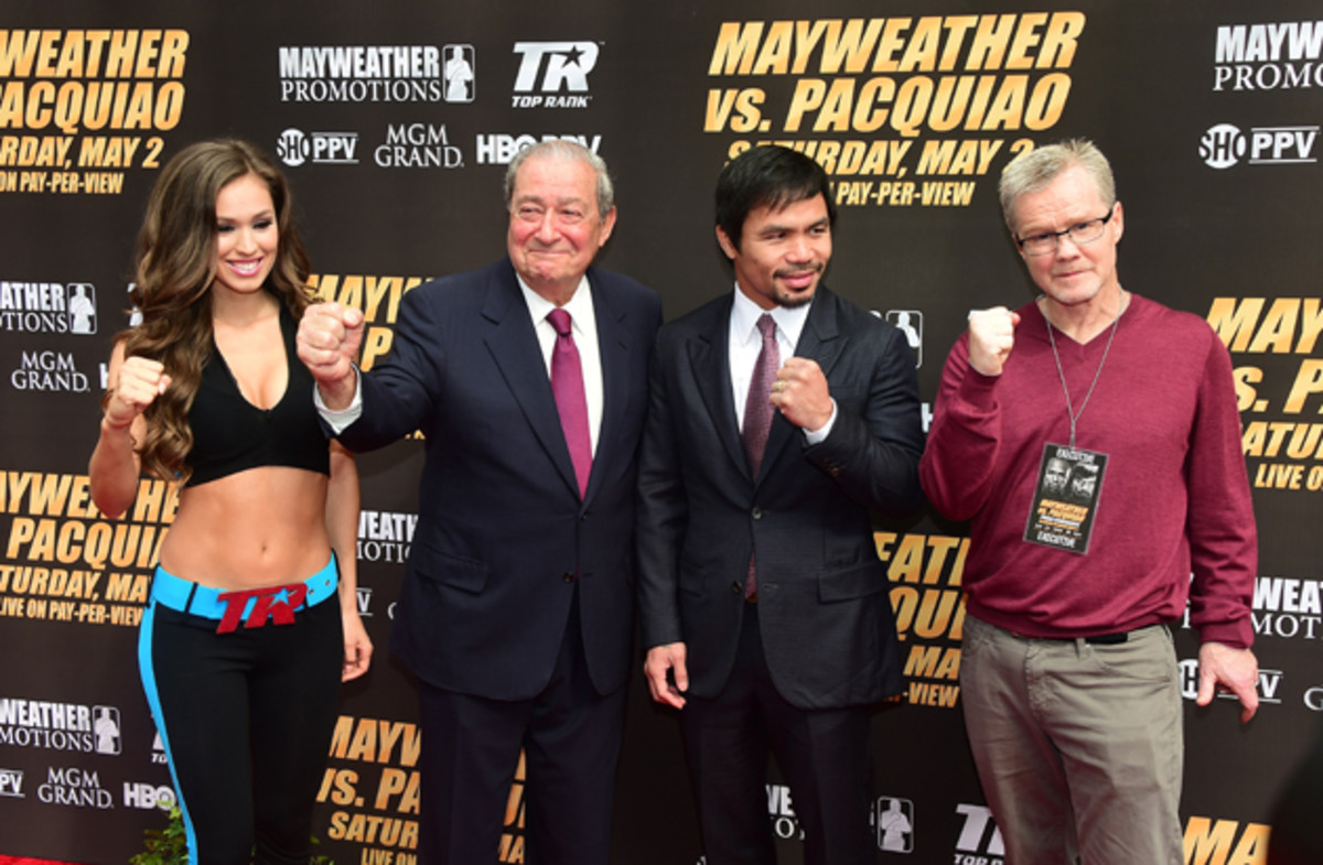 bob-arum-pacquiao-roach-top-rank-girls.jpg