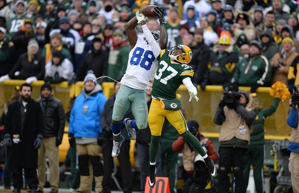The controversial non-catch by Dez Bryant in the playoffs likely won't cause a major change to the rule book over what constitutes a catch. (David E. Klutho/Sports Illustrated/The MMQB)