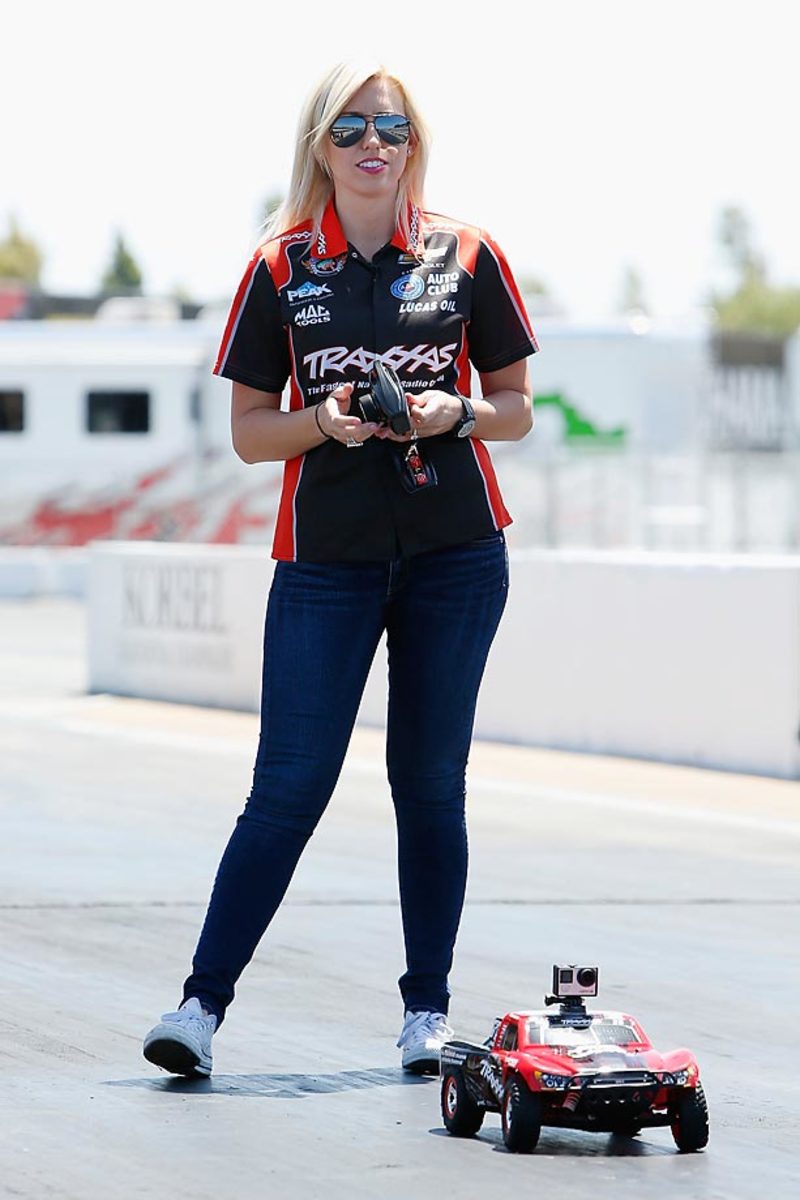 courtney-force-481600716-2.jpg
