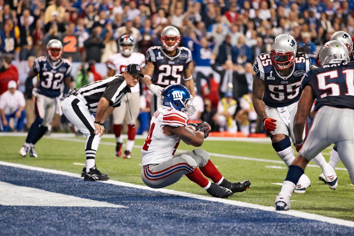 2012-Super-Bowl-XLVI-Ahmad-Bradshaw-op2q-62066.jpg