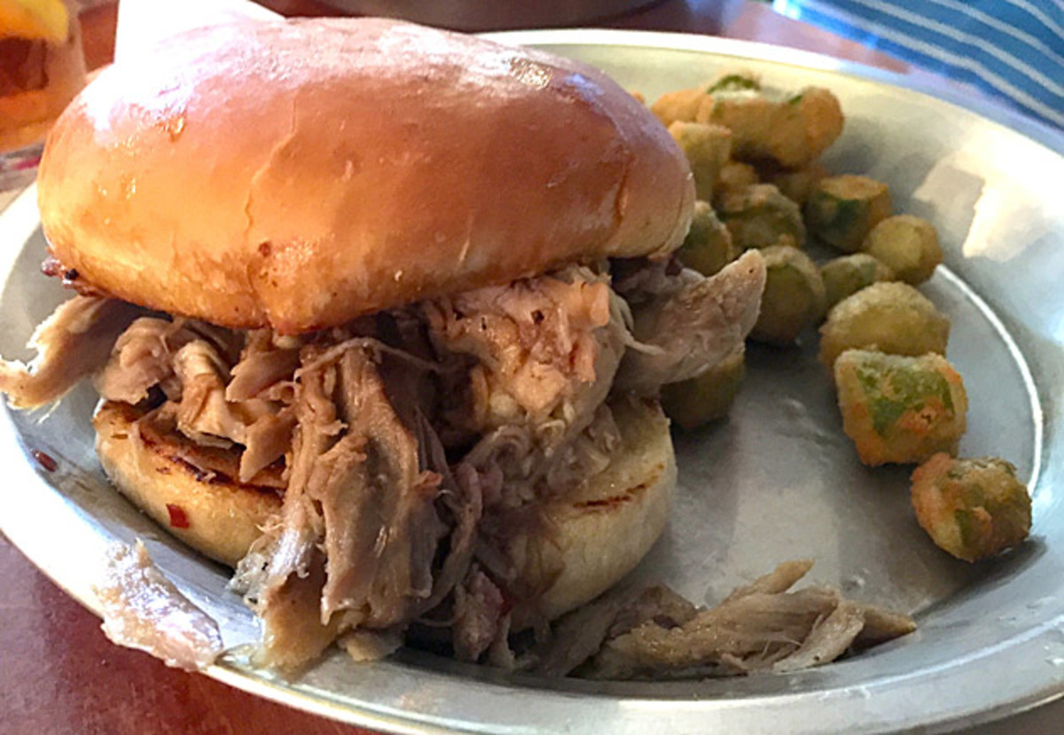 lamar-lounge-pulled-pork-punt-pass-pork.jpg