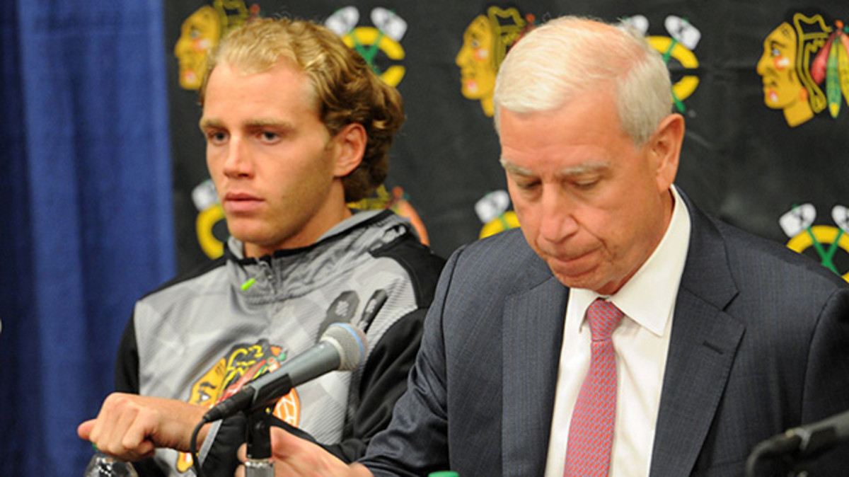 patrick-kane-john-mcdonough-blackhawks-press-conference-960_0.jpg