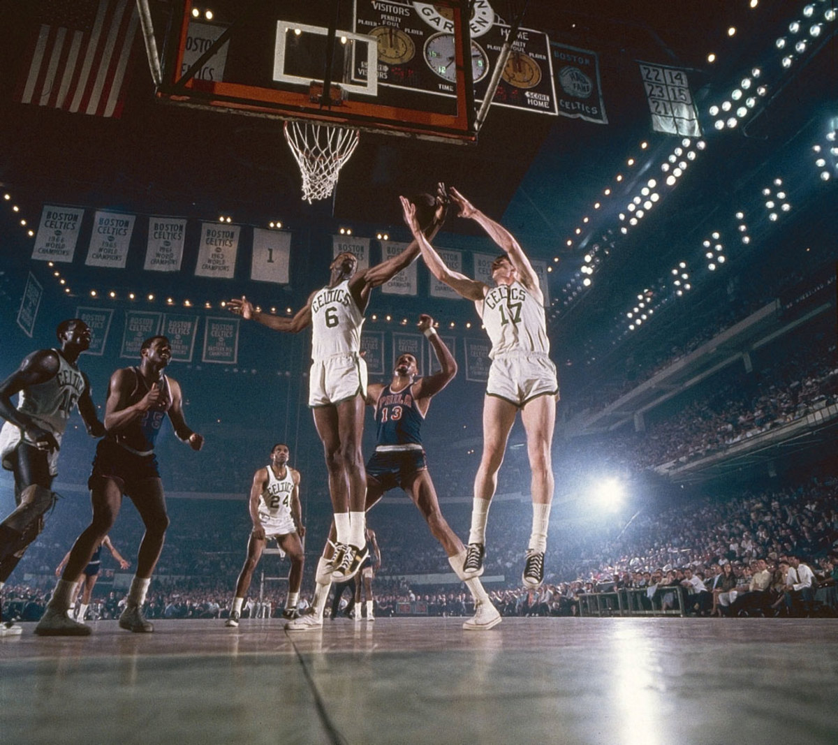 1967-John-Havlicek-Bill-Russell-005809211.jpg