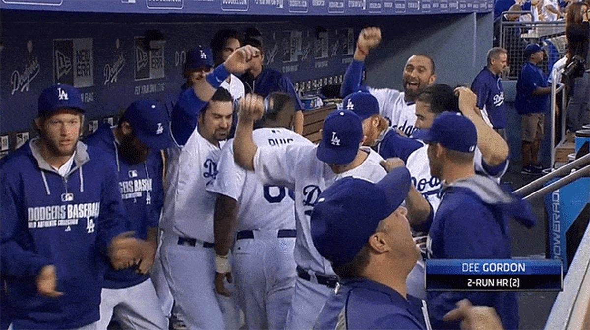 mlb-dugout-gif-020-compressor.gif