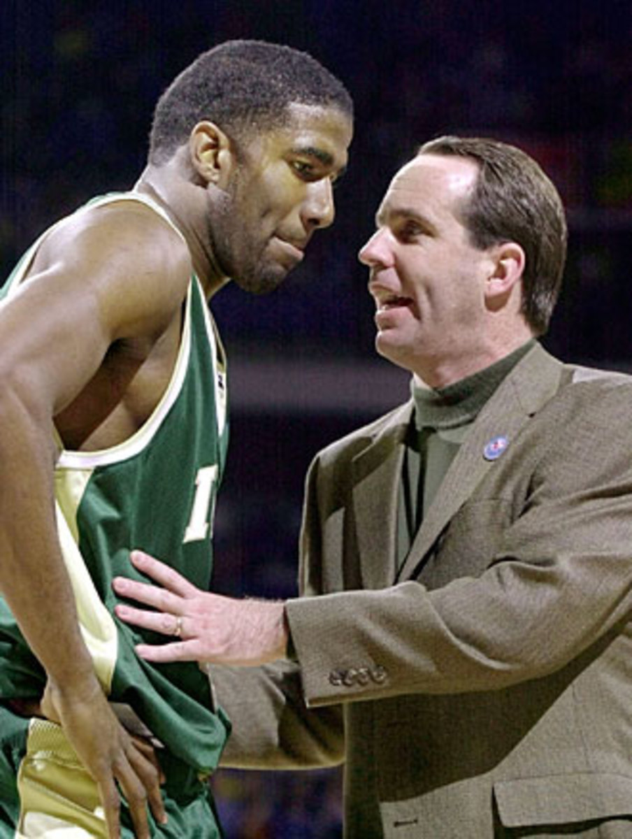 Mike Brey came from Delaware to take over Notre Dame, where he had to quickly build relationships with players like star forward Ryan Humphrey.