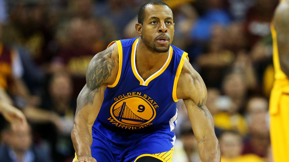 Warriors move Andre Iguodala into starting lineup, even series at 2-2 IMAGE