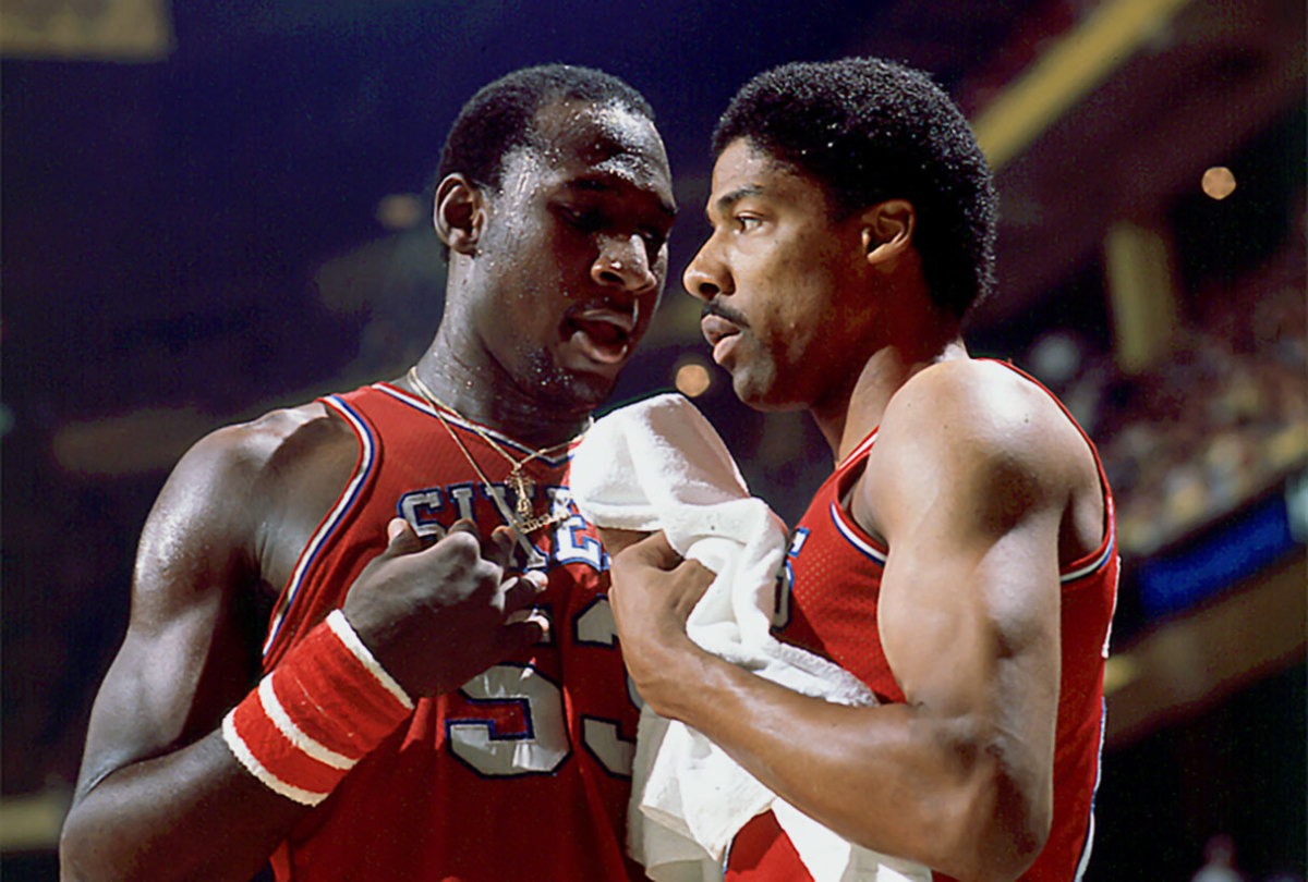 1980-0427-Darryl-Dawkins-Julius-Erving-079010747.jpg