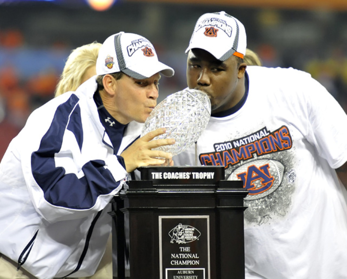Gene Chizik, Nick Fairley and Coaches Trophy