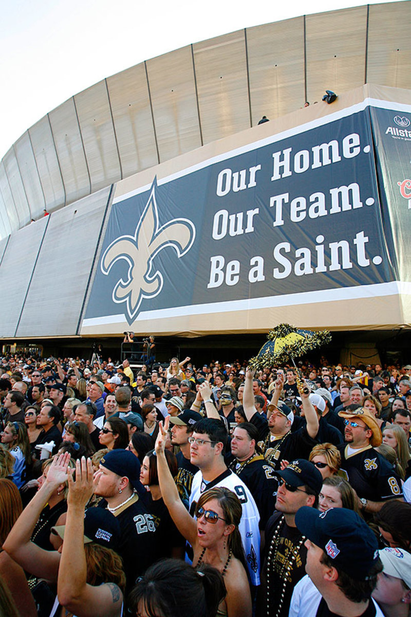 11-fans-enter-Superdome-FALCONS-SAINTS-FOOTBALL.jpg
