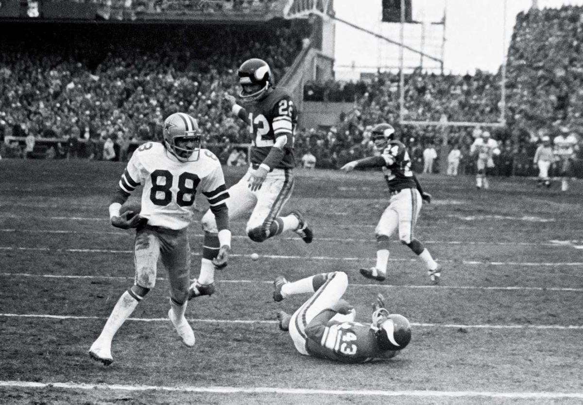 1975-Cowboys-Vikings-Drew-Pearson.jpg