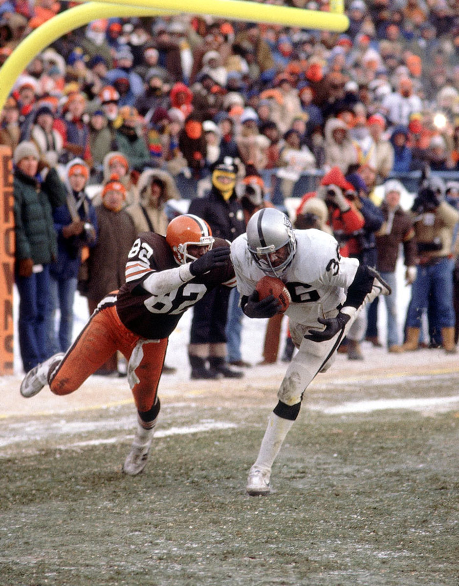 1981-Raiders-Browns-Mike-Davis-005828708.jpg