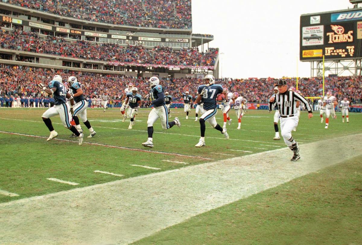 2000-Titans-Bills-Kevin-Dyson-Music-City-Miracle-05840704.jpg