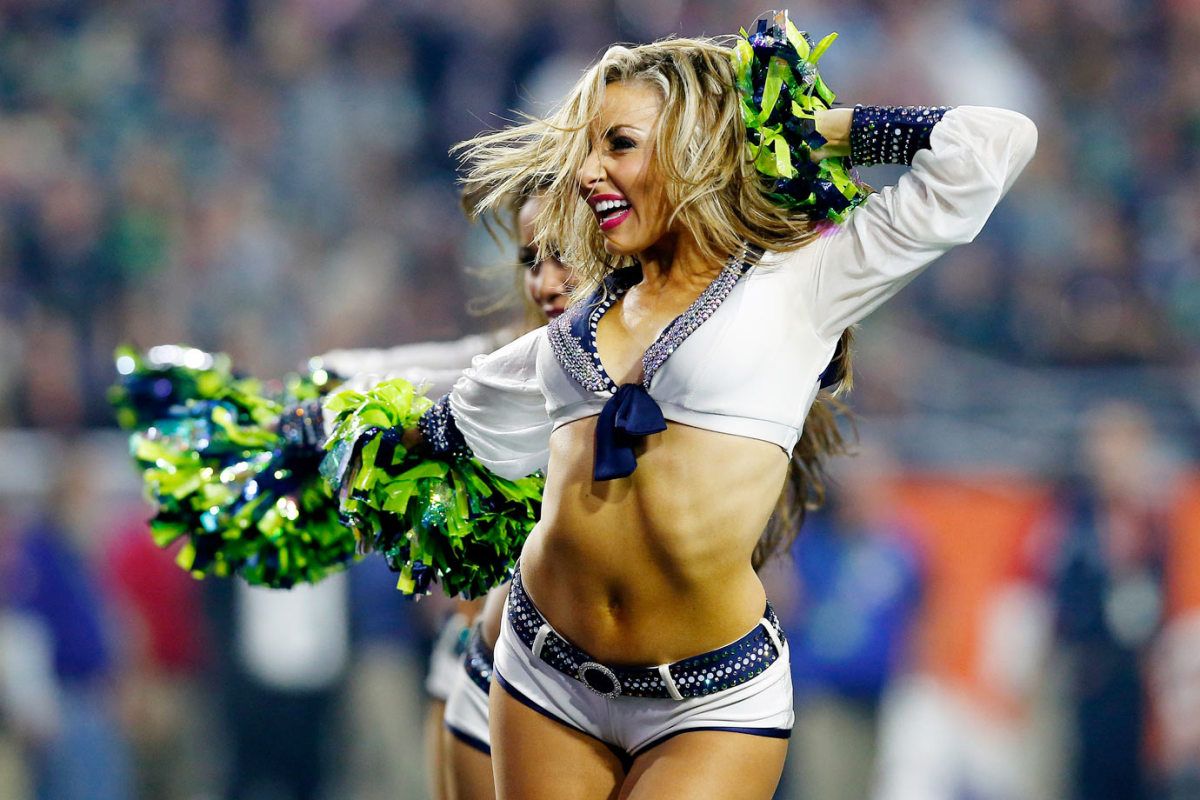 Super-Bowl-XLIX-Seattle-Seahawks-cheerleaders-462641522.jpg