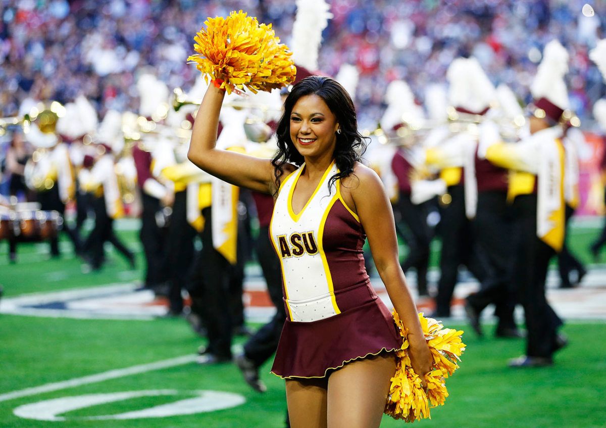 Super-Bowl-XLIX-Arizona-State-cheerleader-462636454.jpg