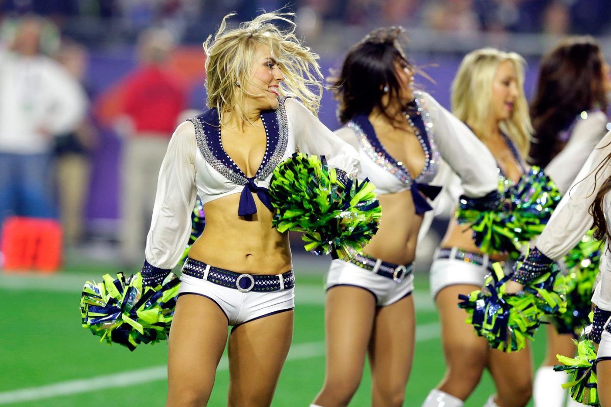 Super-Bowl-XLIX-Seattle-Seahawks-cheerleaders-AP632183739090_7.jpg