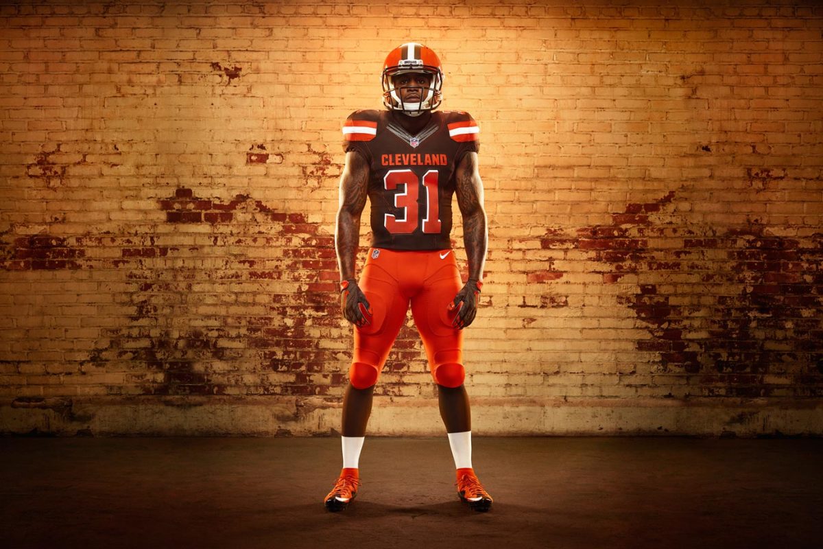 45626_268352_Nike_FB_Cleveland_Donte_Whitner_Soldiers_0088_16X9_original.jpg